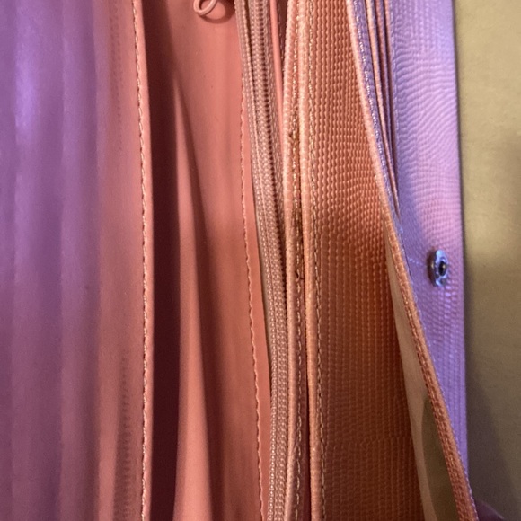 COPY - Maxi Logo Pink wallet snap closure 8X4 several compartment zip outside/… - Picture 6 of 10